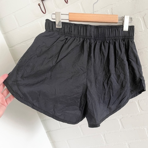 Nike Women’s Shorts Running Training Sporty Pocket Breathable Lightweight Sz M - Picture 10 of 16